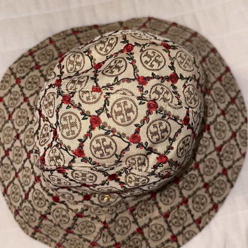 Tory Burch OS Beige Tan Red Monogram Embroidered Climbing Rose Bucket Hat - Picture 11 of 11